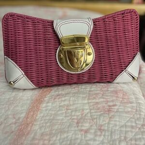 Hype stunning pink wicker clutch 🩷